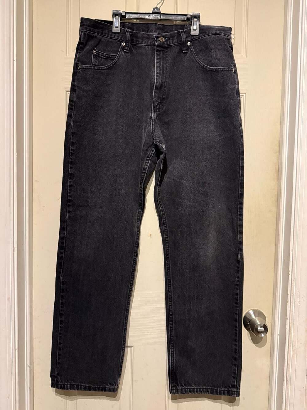 Wrangler Authentic Jeans Size 36x32 Black Comfort Superior Denim